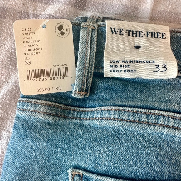 Free People NWT- Low Maintenance Mid Rise Crop Boot Jeans - Picture 3 of 10